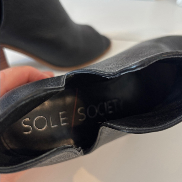 Sole Society So-Charliece Black leather Peep-Toe Heeled Boots booties size 7M - Picture 8 of 15